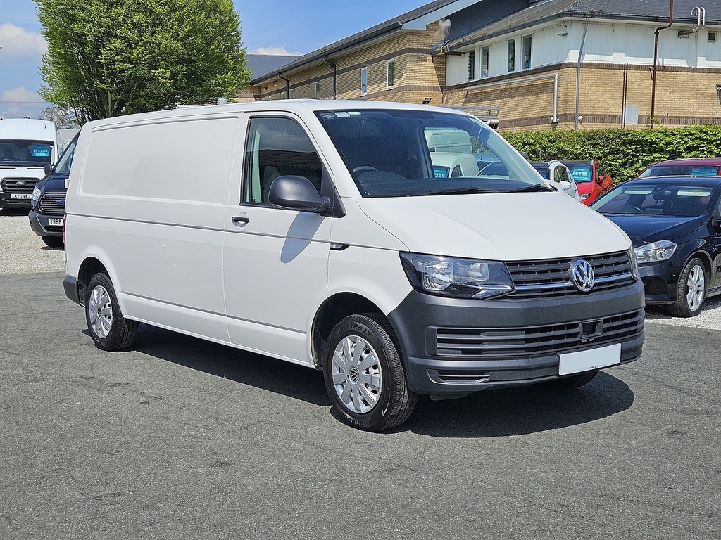 Volkswagen Transporter Tdi T32 Bluemotion Tech Startline L2h1 Euro 6 Ac 2 DW18FCJ White #2