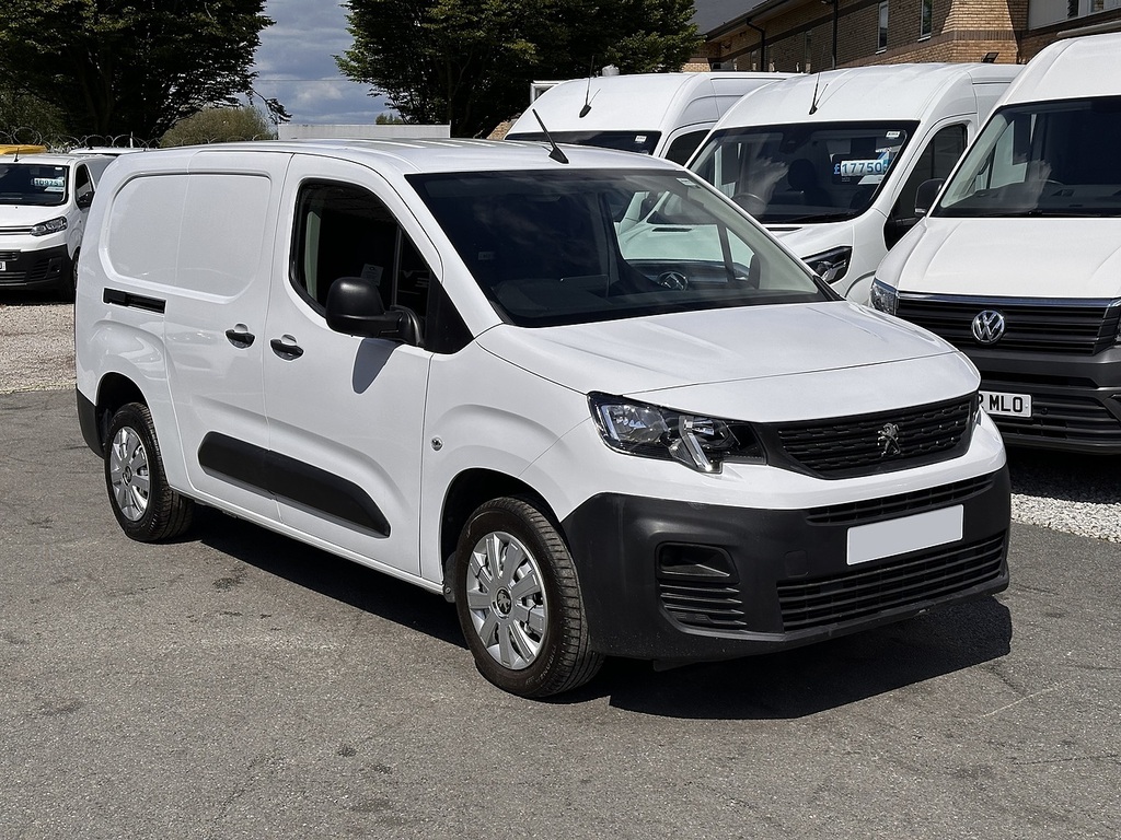 Peugeot Partner Bluehdi 950 Professional Premium L2 Euro 6 2023 KE72HJJ White #4