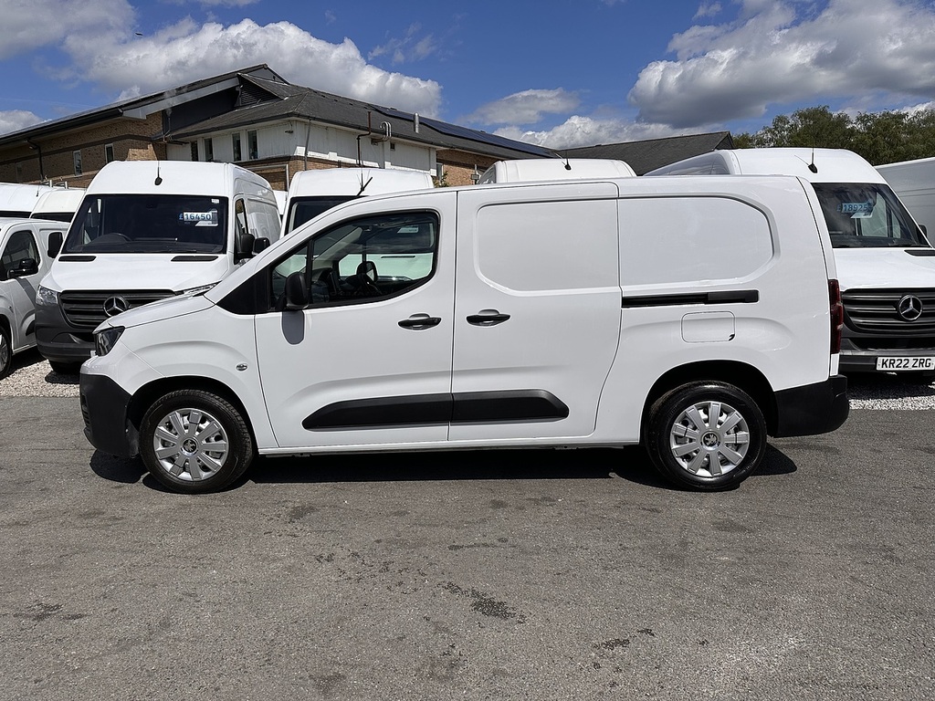 Peugeot Partner Bluehdi 950 Professional Premium L2 Euro 6 2023 KE72HJJ White #6
