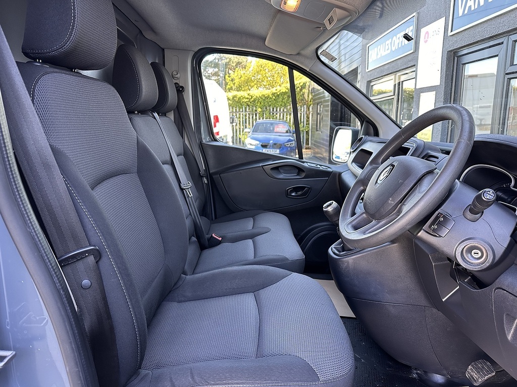 Renault Trafic Dci Energy 30 Business L2h1 Euro 6 Ac 120Ps 2021 Grey