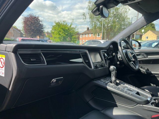 Porsche Macan 2015 3.6T V6 Turbo Suv Pdk 4Wd Euro 6 BV15YXJ Black #4