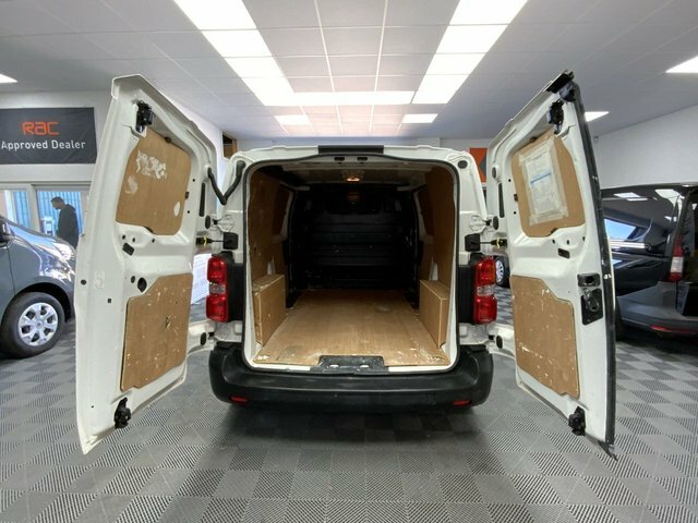 Vauxhall Vivaro 1.5 Turbo D 2700 YC71HNB White #4