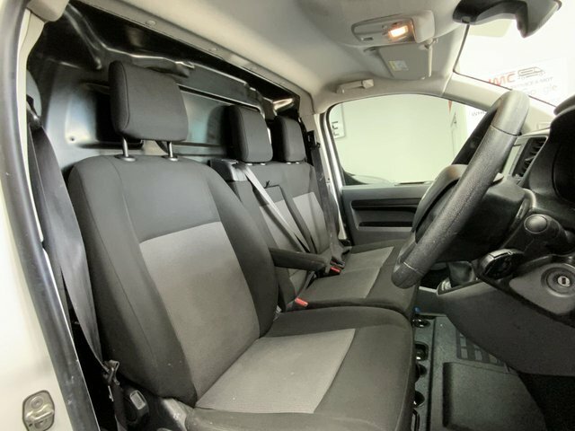 Vauxhall Vivaro 2.0 Turbo D 3100 FG22WDF White #5