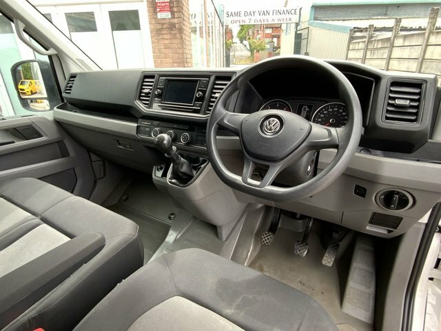 Volkswagen Crafter 2.0 Tdi Cr35 Startline YE21WJD White #2