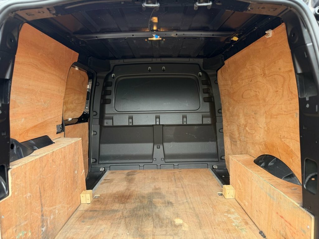 Volkswagen Caddy 2L Commerce Plus Black #4