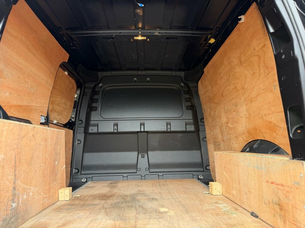 Volkswagen Caddy 2L Commerce Plus Black #6