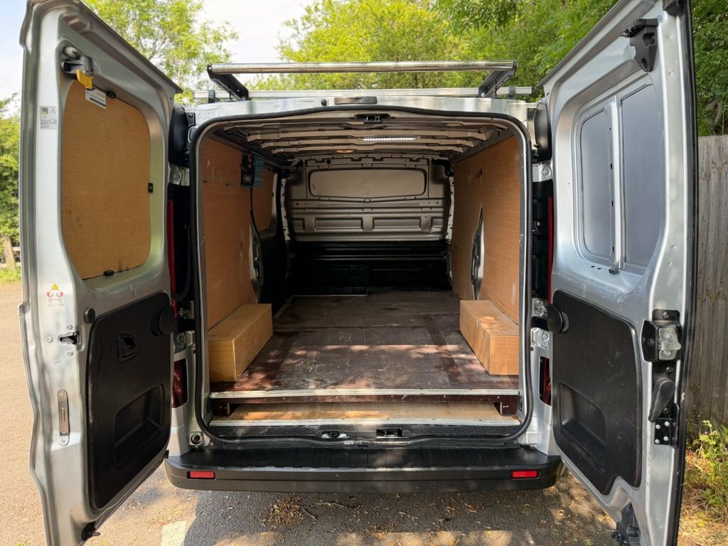 Vauxhall Vivaro 1.6L Sportive FE69EYV Silver #3