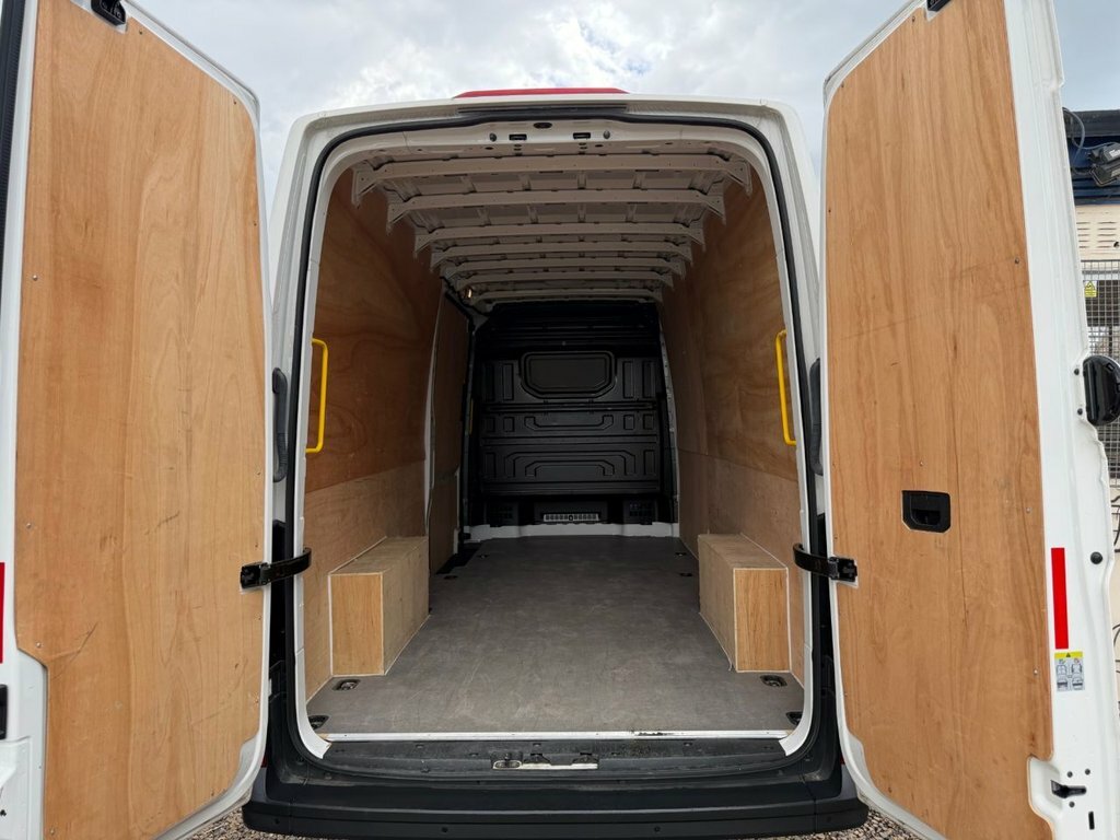 Volkswagen Crafter 2L Trendline FN72OTD White #3