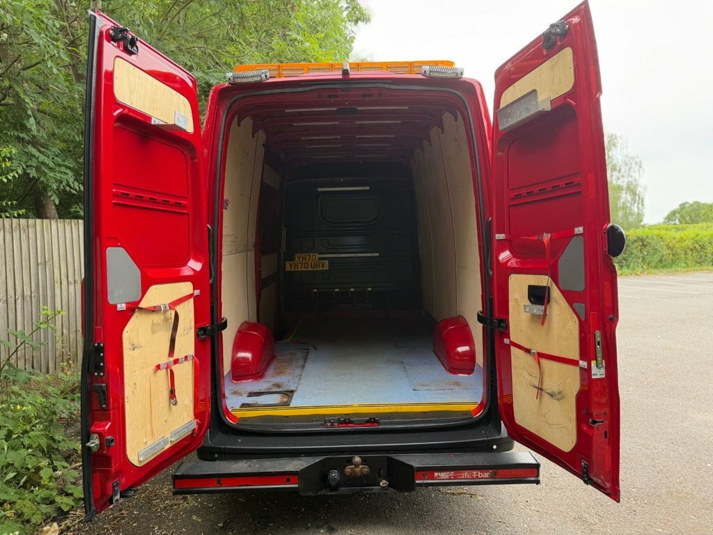 Volkswagen Crafter 2L Trendline YH70UHV Red #3