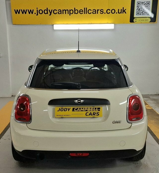 Mini Hatch 2017 1.2 One Hatchback Euro 6 S YE67HUU White #4