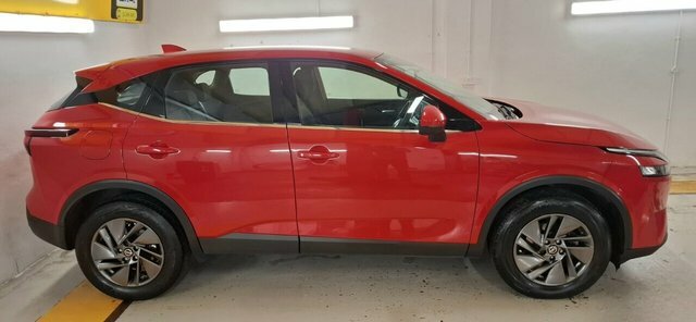 Nissan Qashqai 2021 1.3 Dig-t Mhev Acenta Premium Suv Red #3