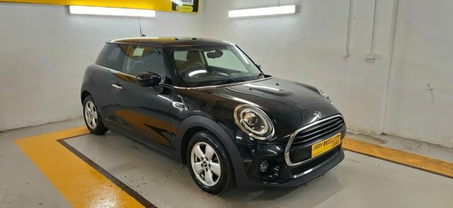 Mini Hatch 2019 1.5 Cooper Classic Hatchback Stept OGZ5889 Black #2