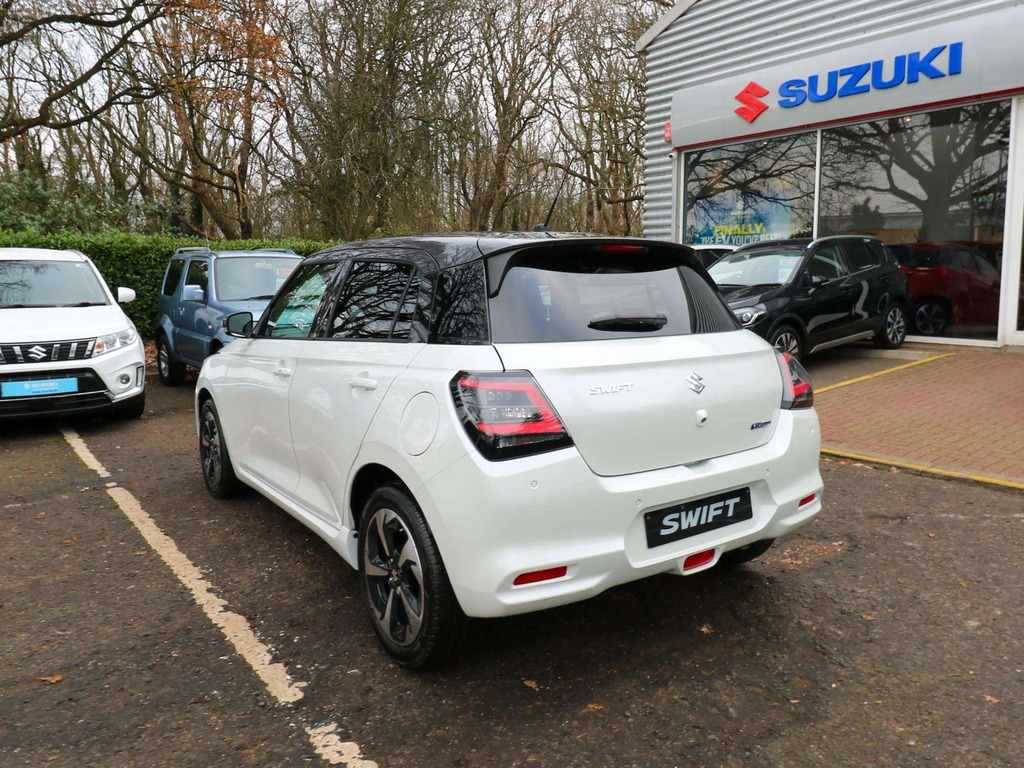Suzuki Swift 1.2 Mild Hybrid Ultra Cvt AY75MZU White #5
