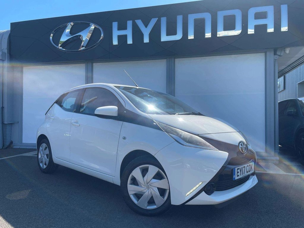 Toyota Aygo X X-play Vvt-i White