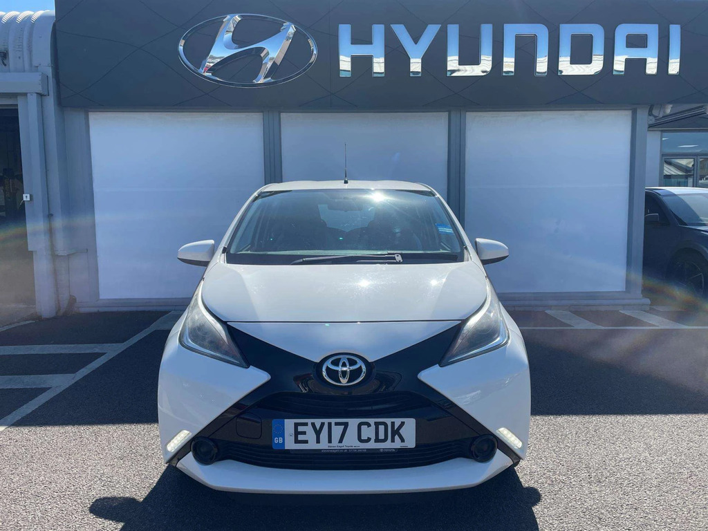 Toyota Aygo X X-play Vvt-i EY17CDK White #4