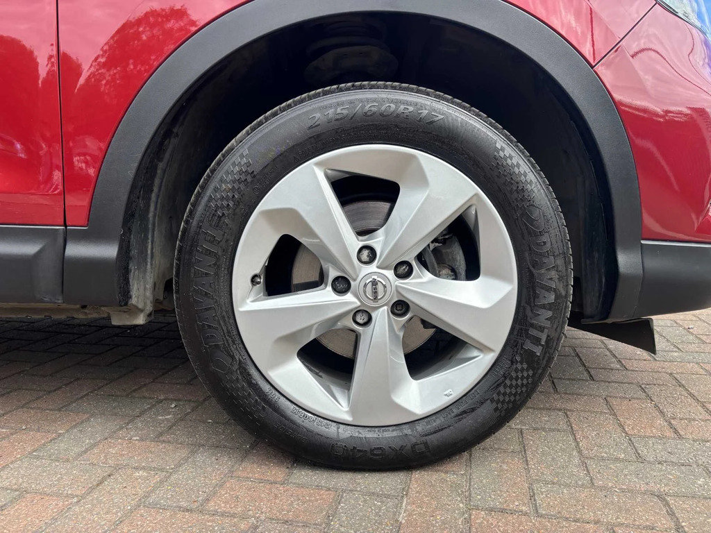 Nissan Qashqai 1.2 Dig-t Acenta Premium YJ69WTB Red #6