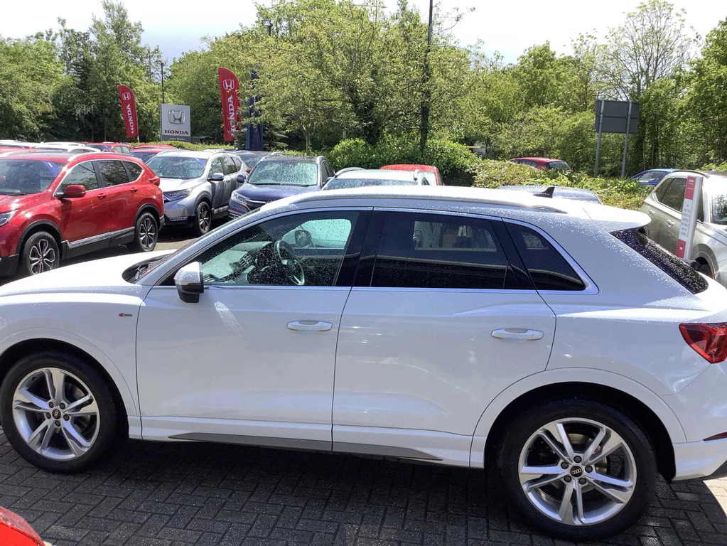 Audi Q3 S Line 35 Tdi S-a GD23KCX White #4