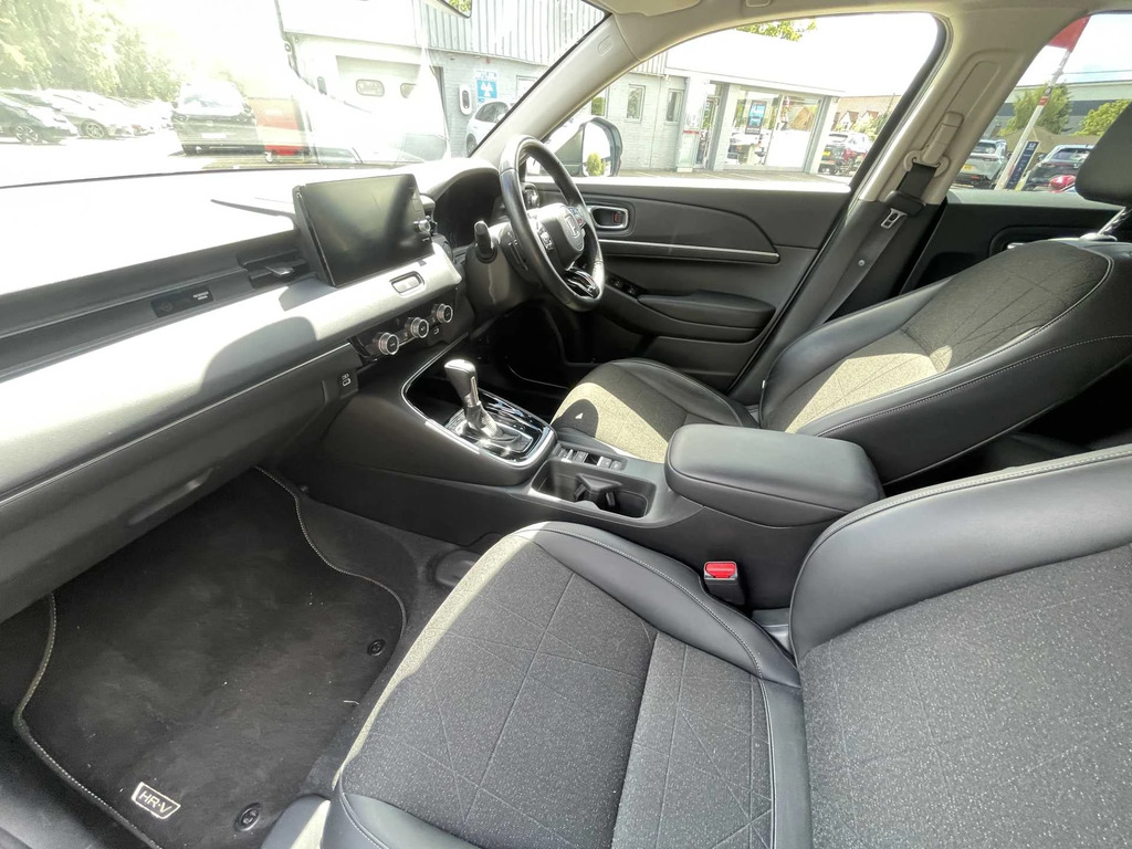 Honda Hr-V 1.5 Ehev Advance Cvt AX72FAO White #2