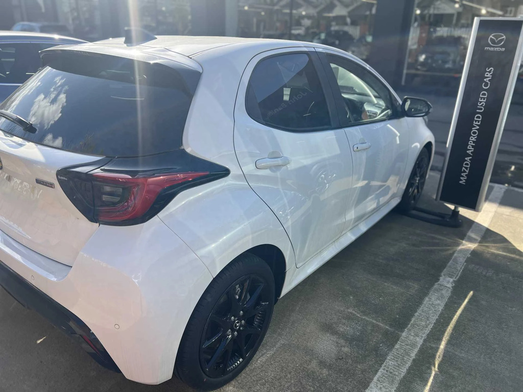 Mazda 2 1.5I Hybrid Homura Cvt White #5