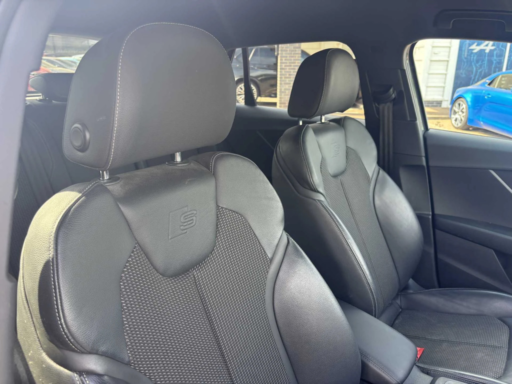 Audi Q2 35 Tfsi Black Edition AJ69CWD Grey #5