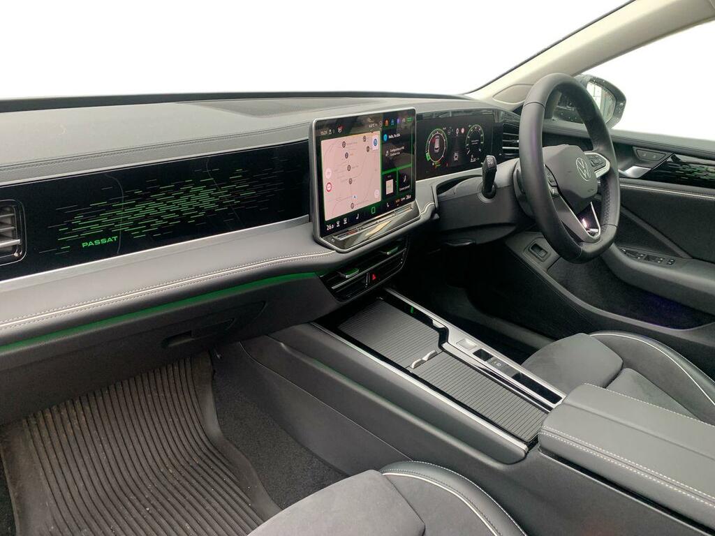 Volkswagen Passat Estate 1.5 Etsi 150Ps Elegance Dsg SY25HVW Black #3