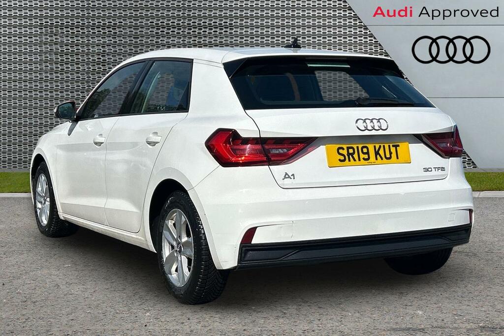 Audi A1 Se 30 Tfsi 116 Ps 6-Speed SR19KUT White #3