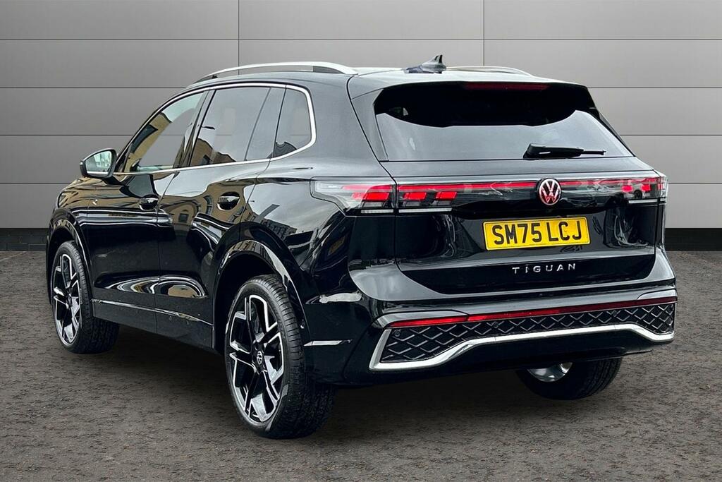 Volkswagen Tiguan 2.0 Tdi R-line Dsg SM75LCJ Black #3
