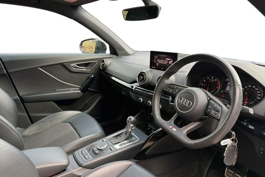 Audi Q2 35 Tfsi Black Edition S Tronic SW69BRF Blue #6