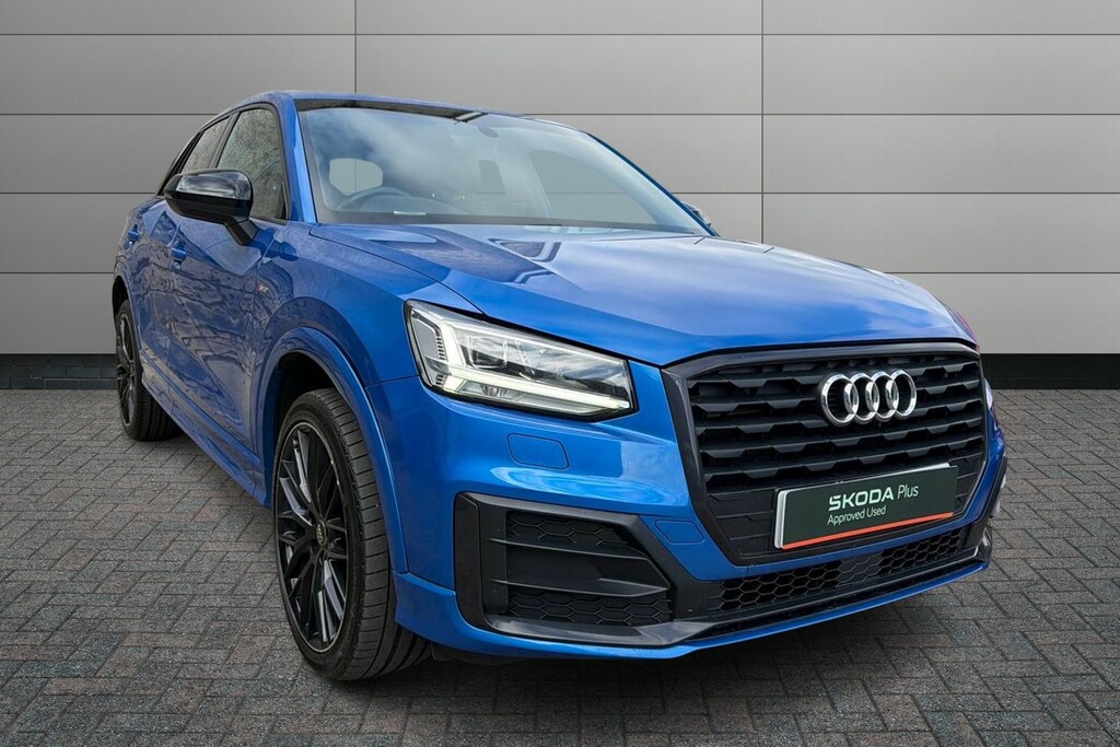 Audi Q2 35 Tfsi Black Edition S Tronic Blue