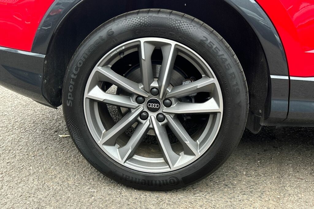 Audi Q3 Black Edition 35 Tfsi 150 Ps 6-Speed SR23OEM Red #5