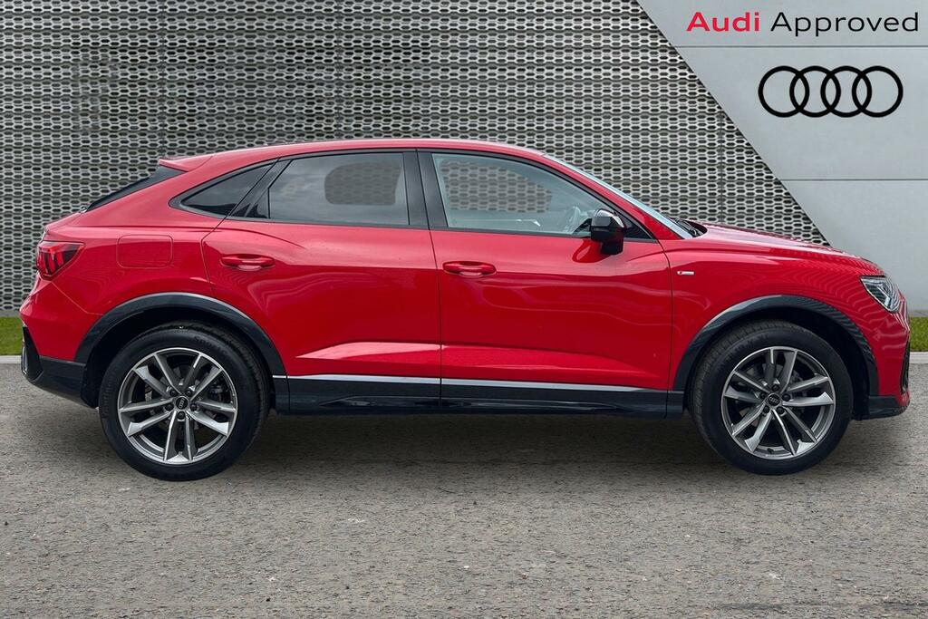 Audi Q3 Black Edition 35 Tfsi 150 Ps 6-Speed SR23OEM Red #4
