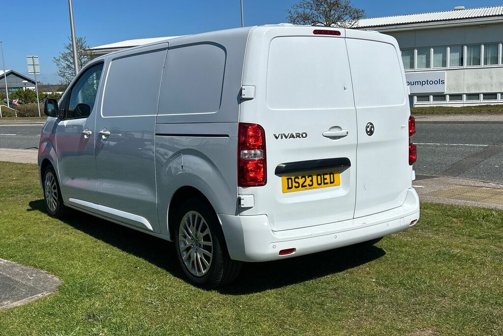 Vauxhall Vivaro 2700 1.5D 120Ps Pro H1 Van DS23OED White #3