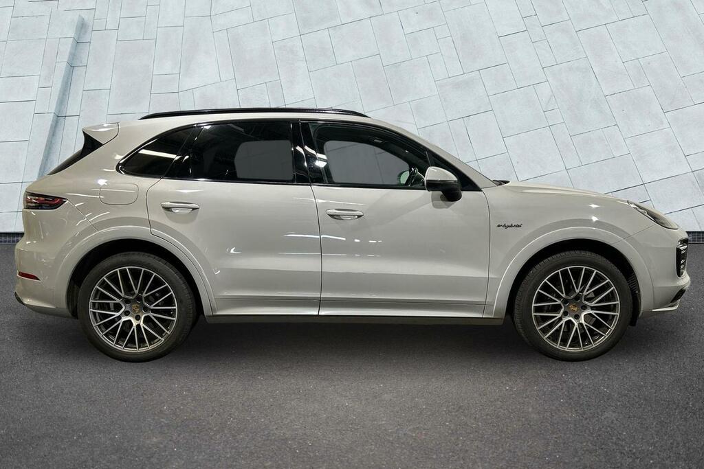 Porsche Cayenne 3.0 V6 E-hybrid 17.9Kwh Platinum Edition Tiptronic SV72LGU Grey #3