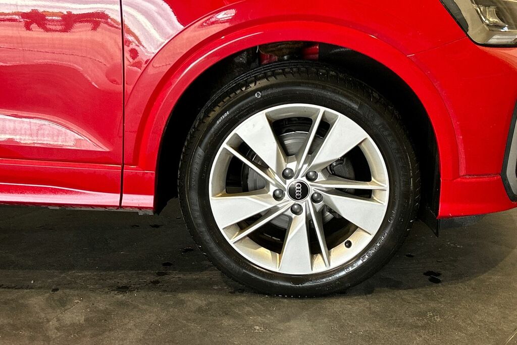 Audi Q2 S Line 35 Tfsi 150 Ps 6-Speed SW23KWZ Red #5