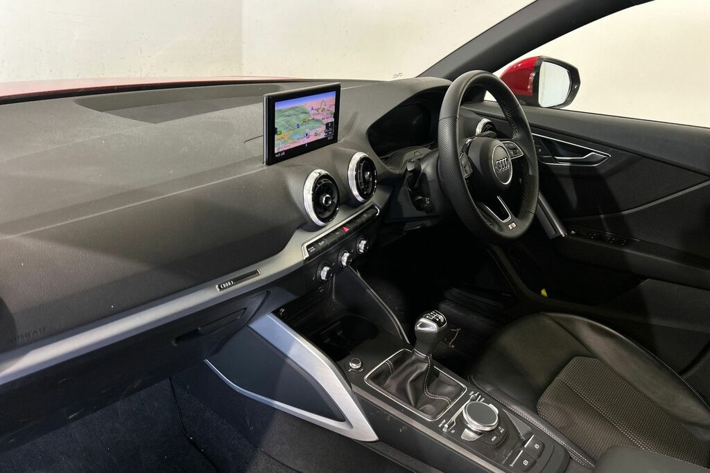 Audi Q2 S Line 35 Tfsi 150 Ps 6-Speed SW23KWZ Red #2