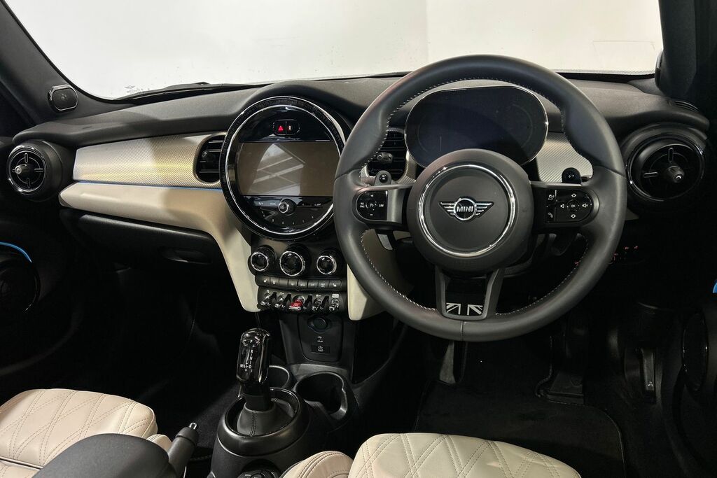 Mini Hatch 5-Door Cooper S Exclusive SW23FMC White #4