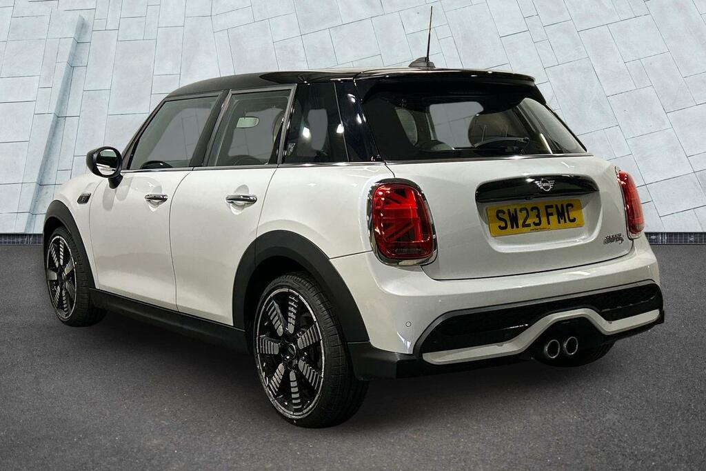 Mini Hatch 5-Door Cooper S Exclusive SW23FMC White #2