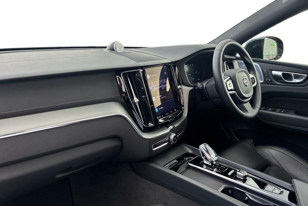 Volvo XC60 2.0 B5p Ultra Black Edition Awd Geartronic RV25XPO Black #4