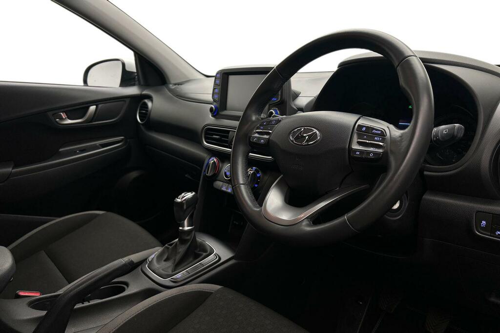Hyundai Kona 1.0 T-gdi Blue Drive Se Euro 6 Ss EJ18VEU White #6