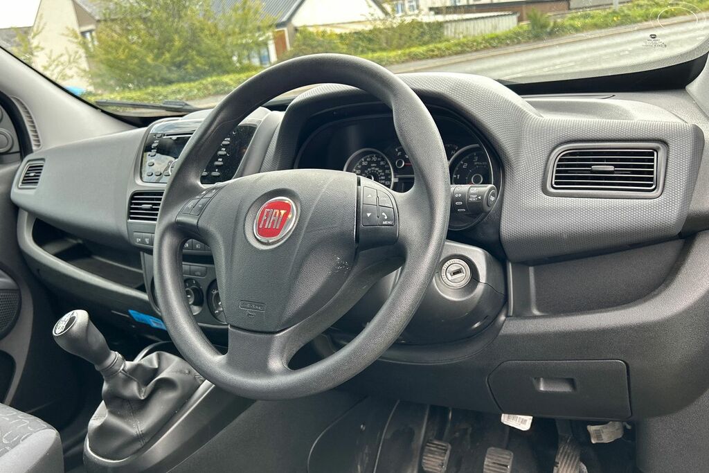 Fiat Doblo 1.3 Multijet 16V 95 Tecnico Van Start Stop Black #6