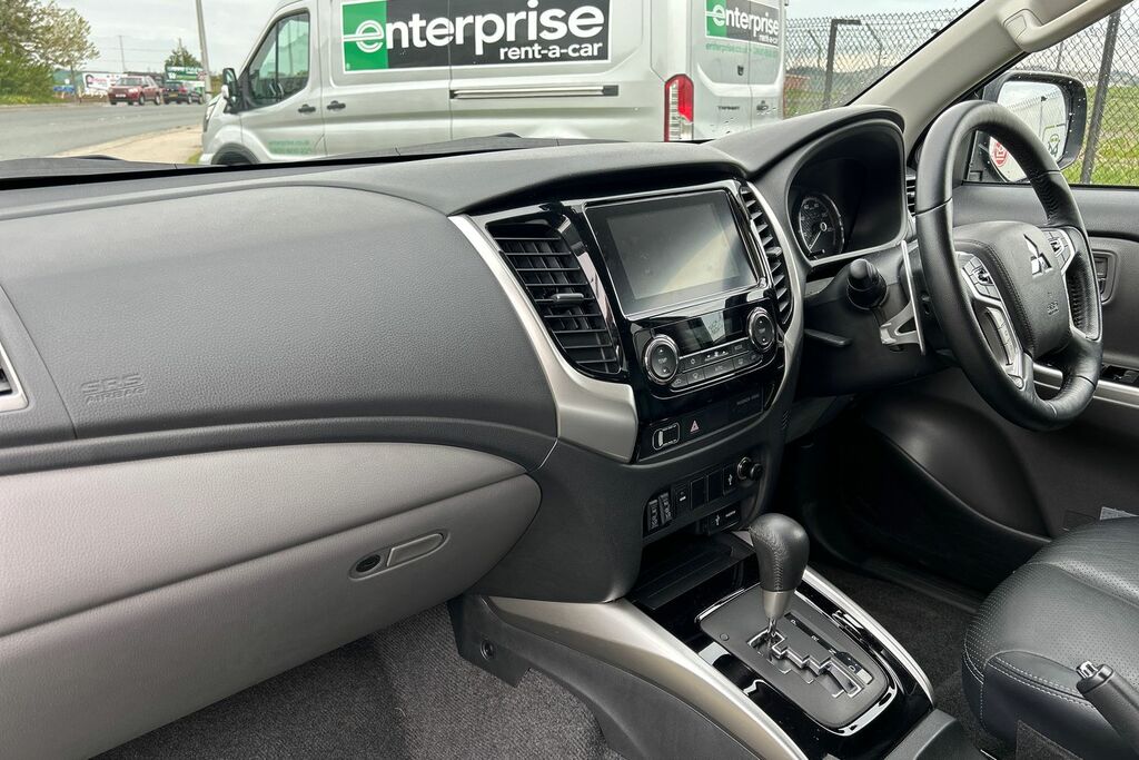 Mitsubishi L200 Double Cab Di-d 178 Warrior 4Wd Green #2