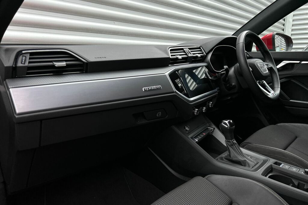 Audi Q3 S Line 40 Tfsi Quattro 190 Ps S Tronic SW22UAG Red #2