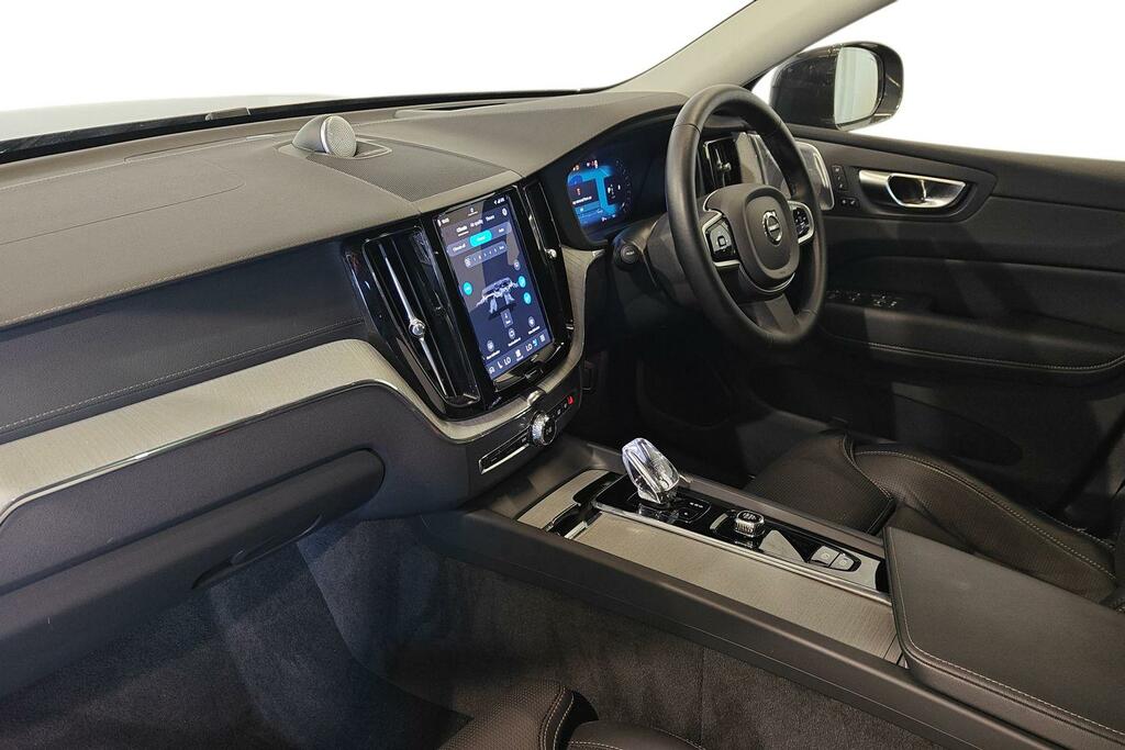 Volvo XC60 2.0 B5p Ultra Dark Awd Geartronic RV25WDP Grey #2