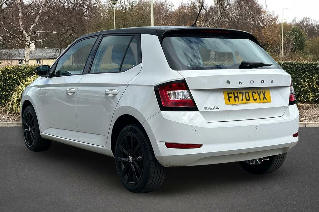 Skoda Fabia 1.0 Mpi Colour Edition FH70CYX White #3