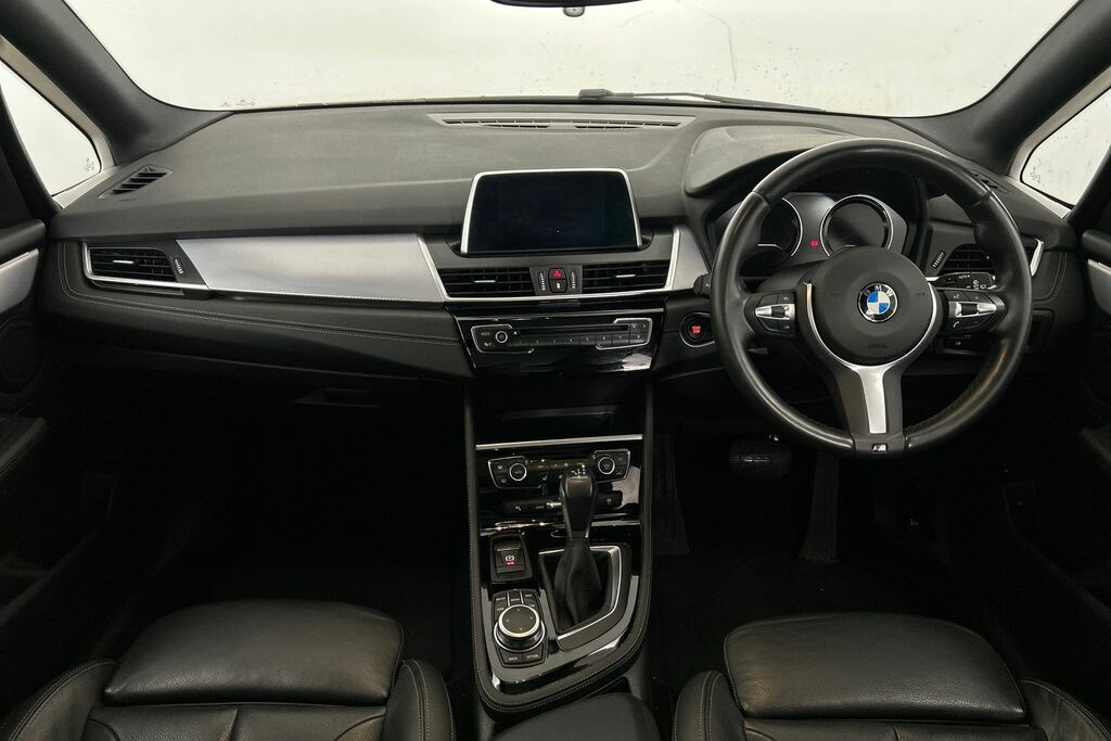 BMW 2 Series Active Tourer 225Xe M Sport Premier Active Tourer SV20YRJ White #4