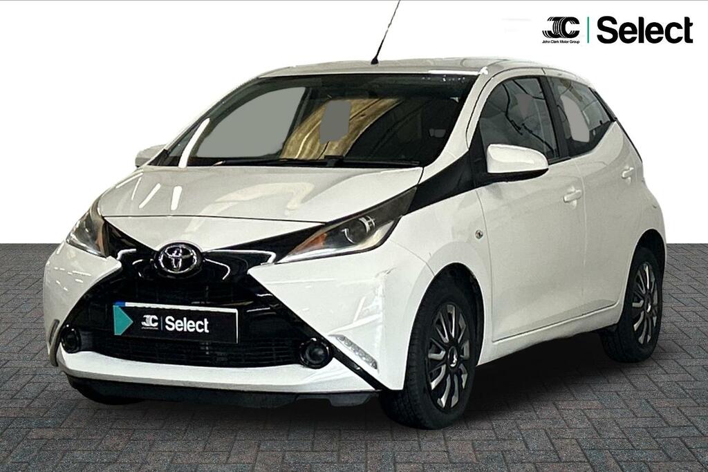 Toyota Aygo 1.0 Vvt-i X-play X-shift Euro 5 Euro 5 White #3
