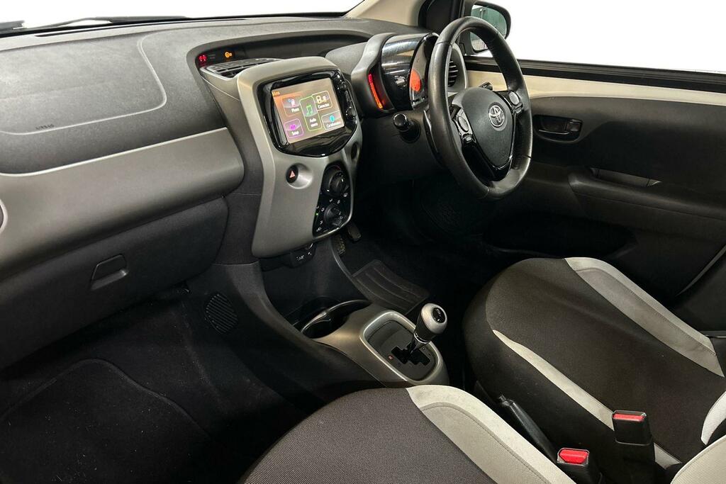 Toyota Aygo 1.0 Vvt-i X-play X-shift Euro 5 Euro 5 White #6