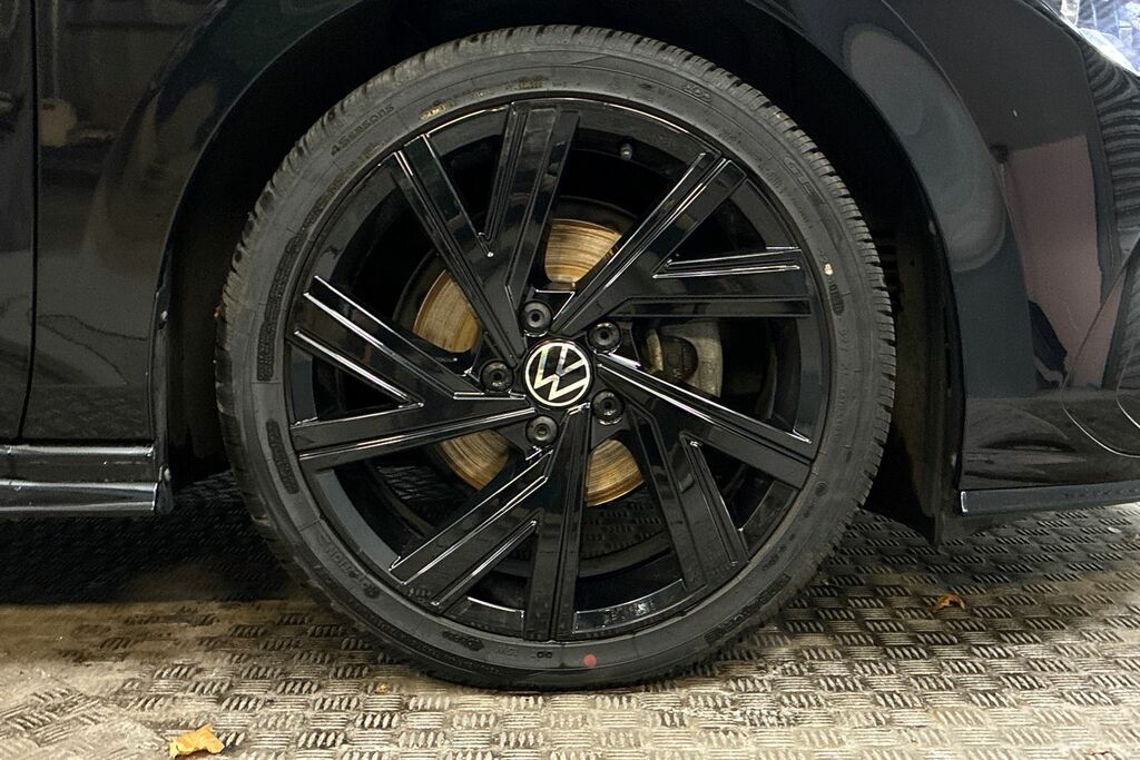 Volkswagen Golf 1.5 Tsi 150 Black Edition SP24VOM Black #5