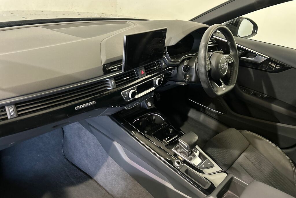 Audi A4 Avant Avant Black Edition 40 Tdi Quattro 204 Ps S Tronic Grey #2