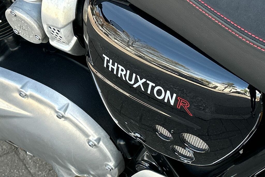 Triumph  Triple 675 Rx Black #6